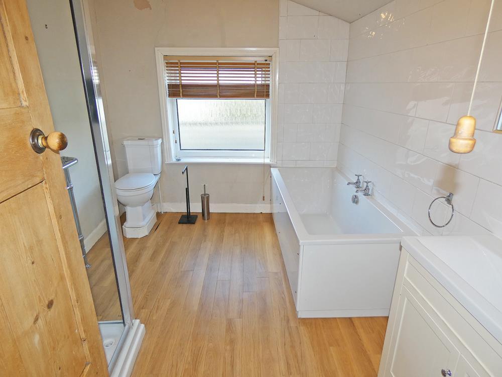 2279bathroom.jpg