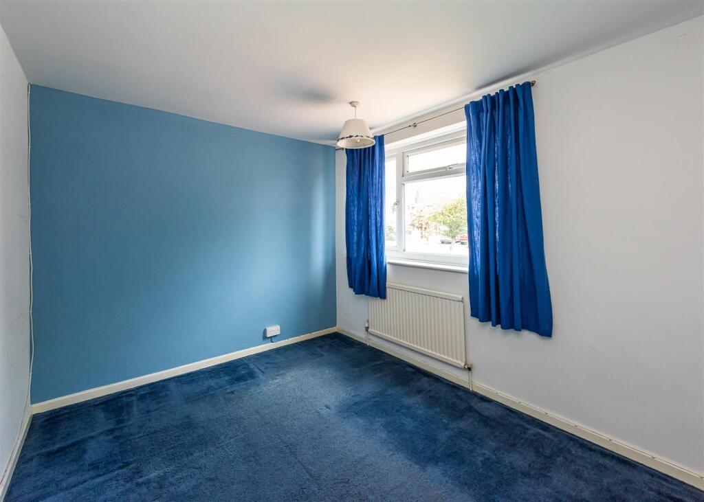 209 Common Road-Bedroom 4.jpg