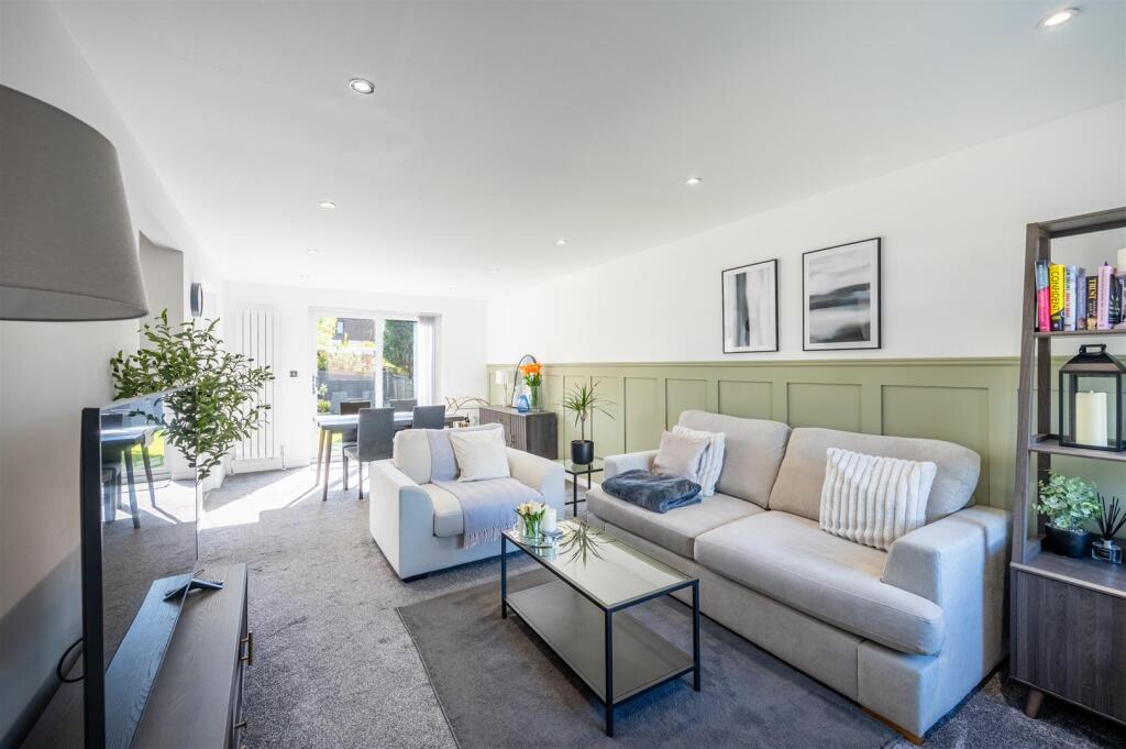 Living room, Dining (2).jpg