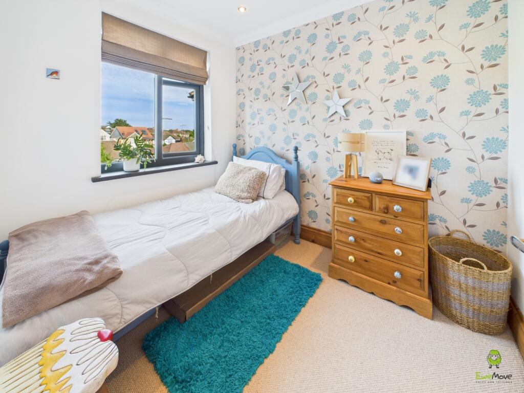 Presented by Clinton at EweMove Bexleyheath and Da