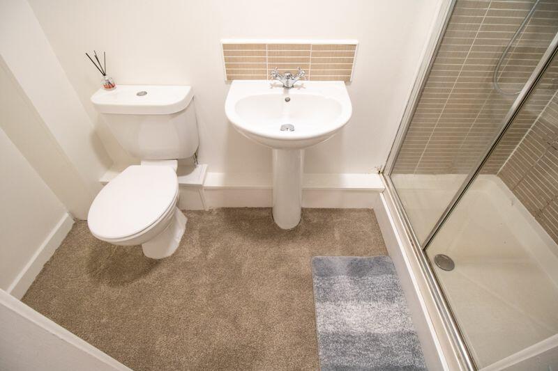 En-suite to the Master bedroom