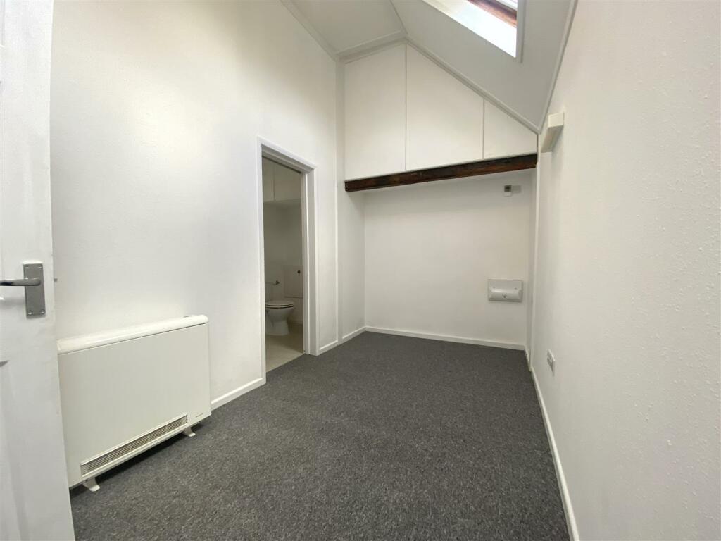 Bedroom .jpeg