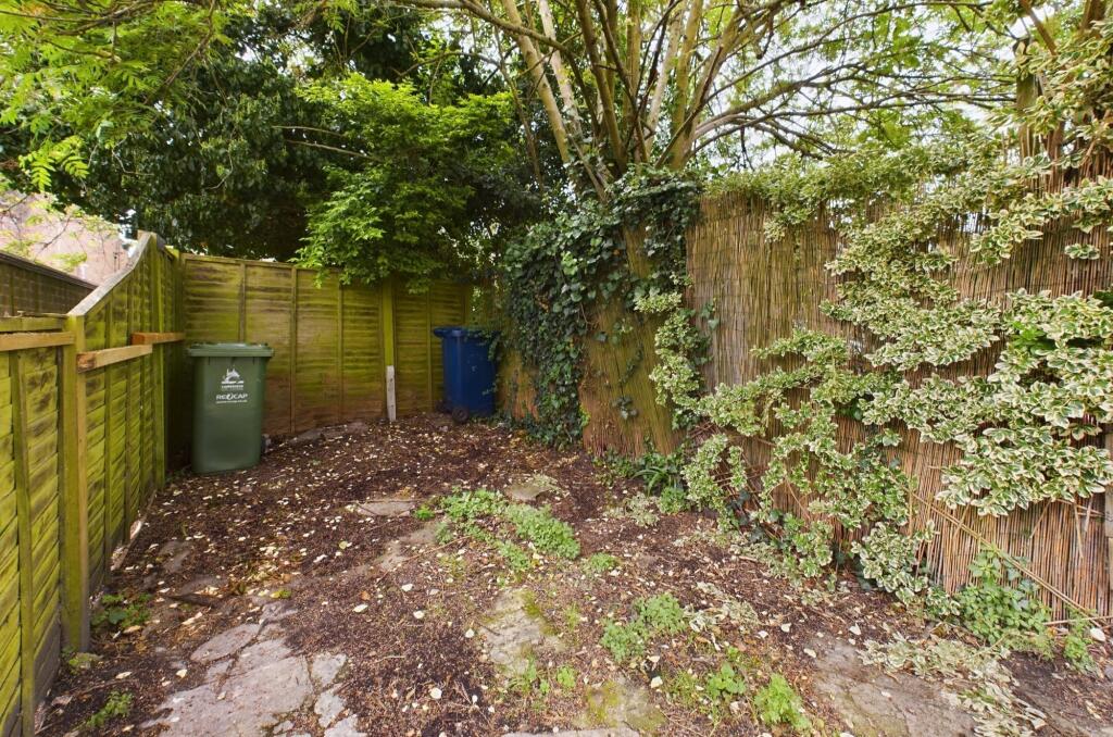 CAM02545G0-PR0171-STILL008