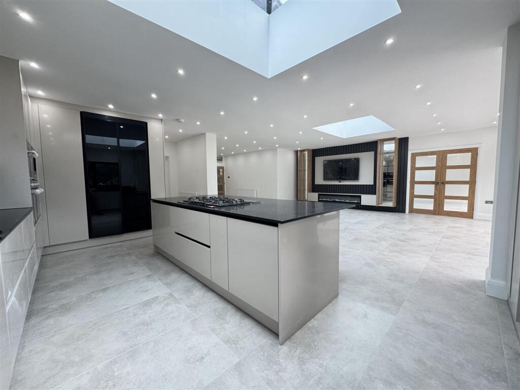 IMG_8860 (Large).JPG