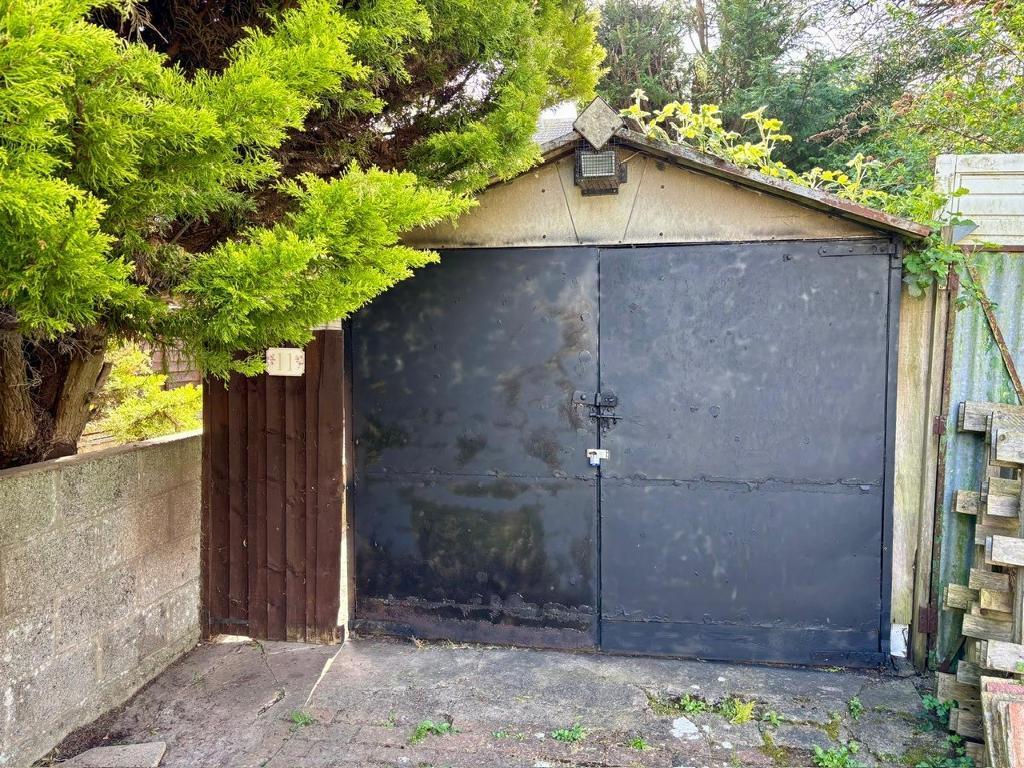 Garage (Ideal For Storage)