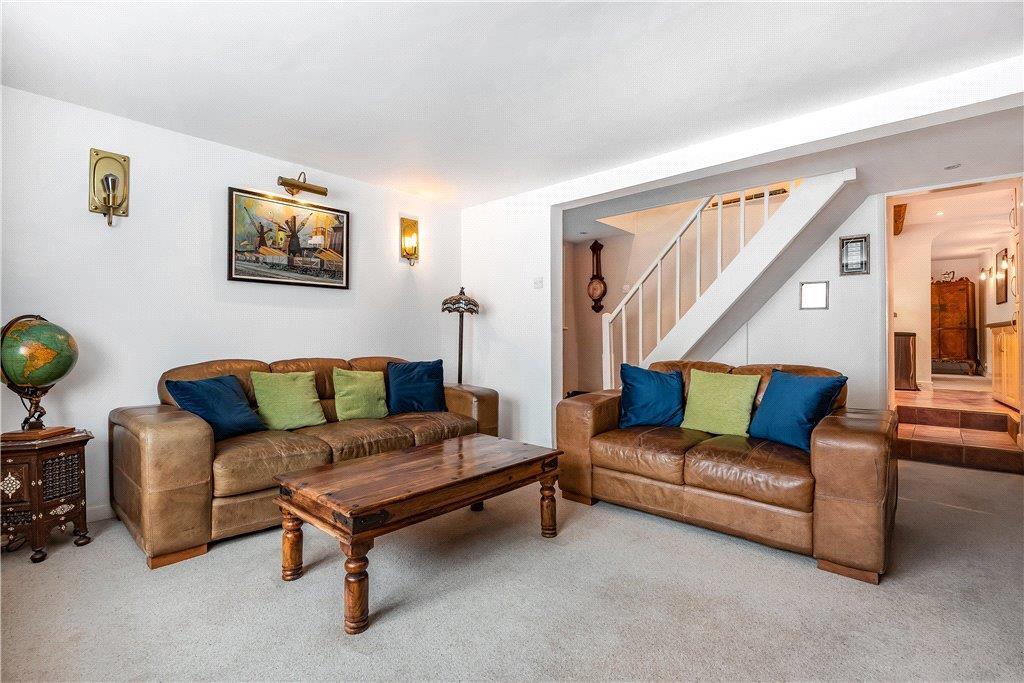 Living Room 2.jpg