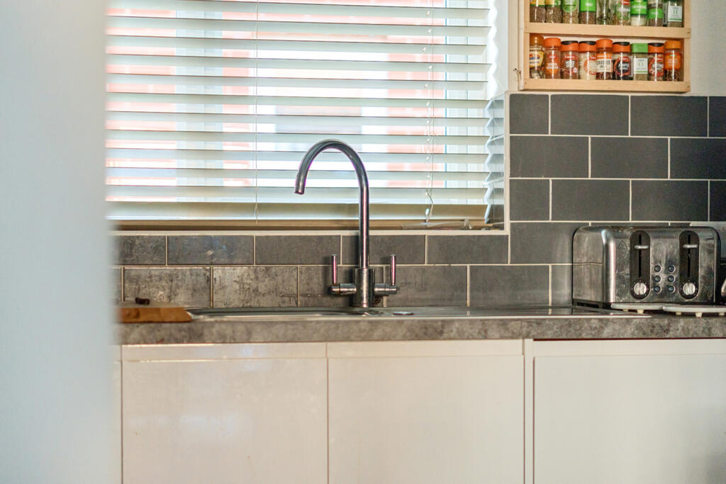 1385886-4-692ebd5...