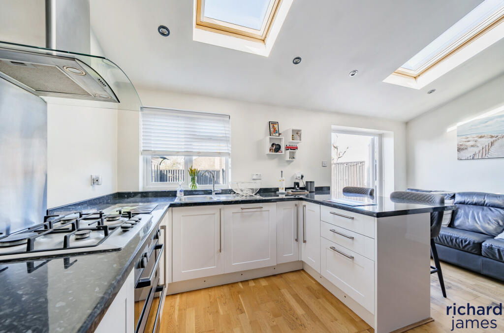 0d859302a27e47dcb3fb8d428c77514e