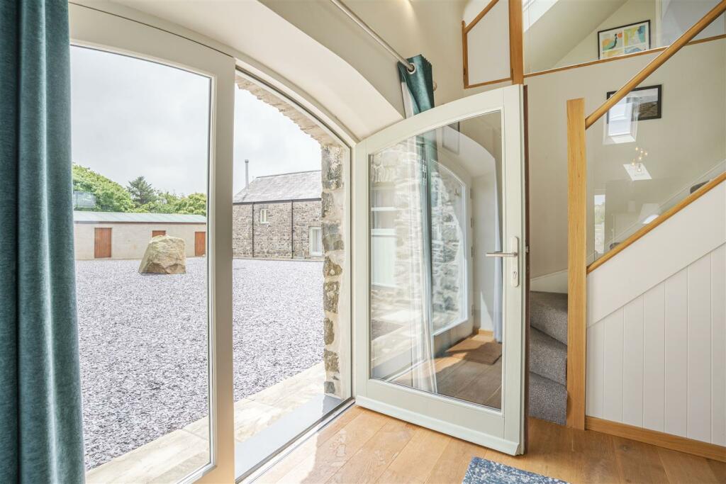 8508933-interior08.jpg