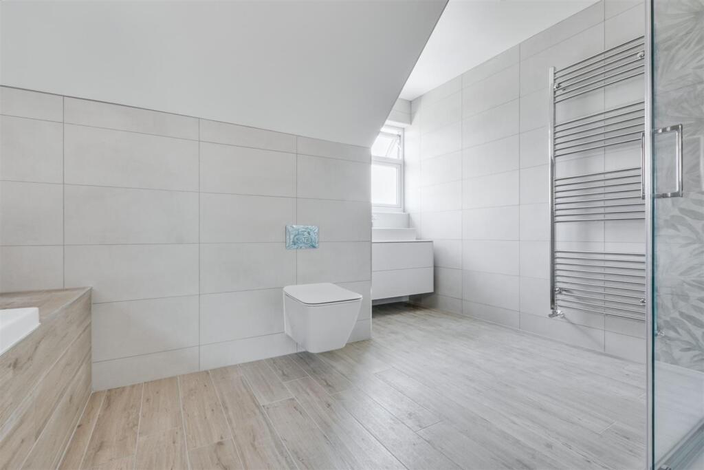 Ensuite_1.jpeg
