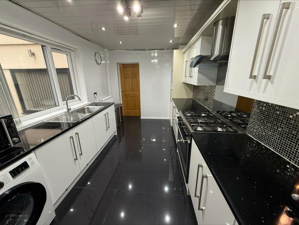 Fitted Kitchen