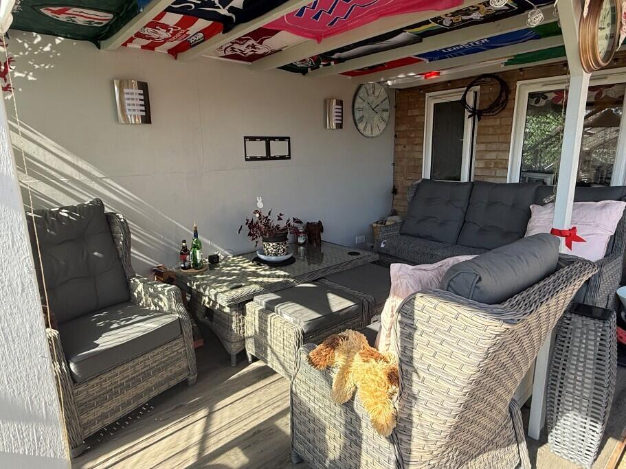 Outside Entertaining