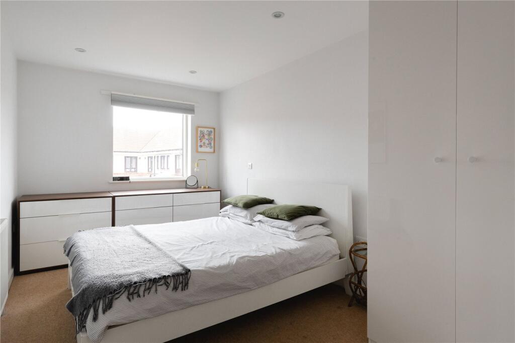 Leyla House, E8
