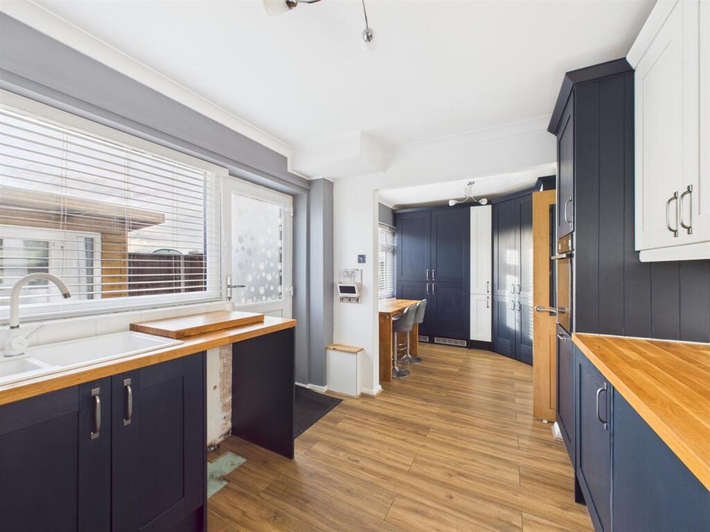 Kitchen / Dining Room