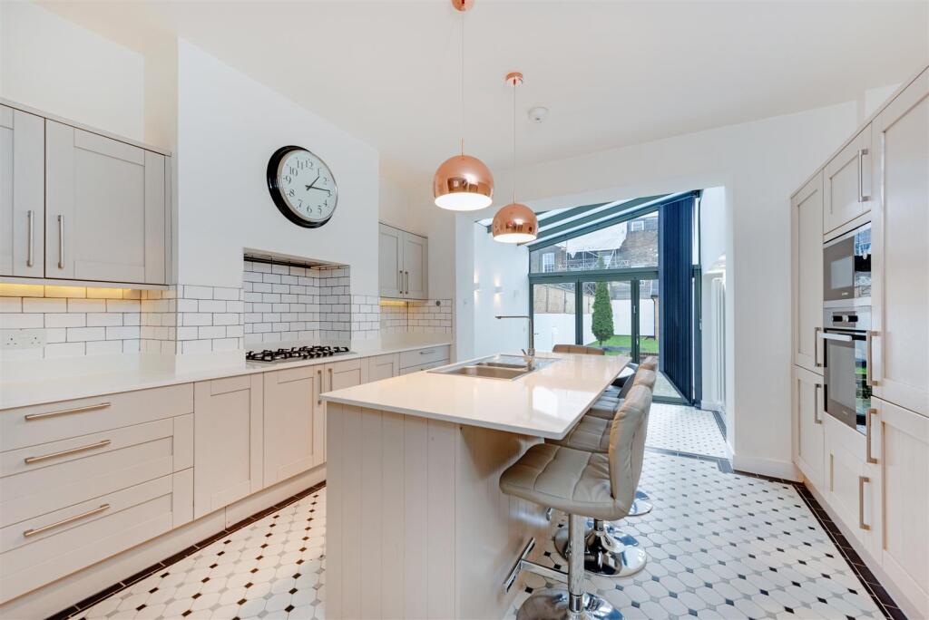 51404 Hi res (6).jpg