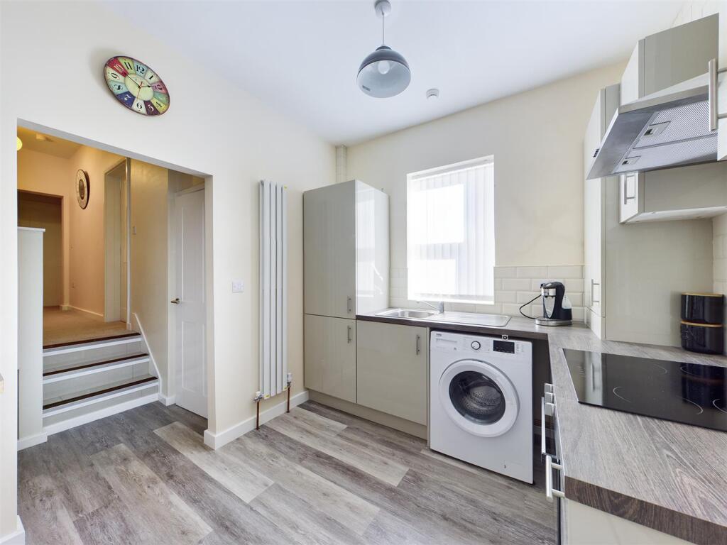 Kitchen: