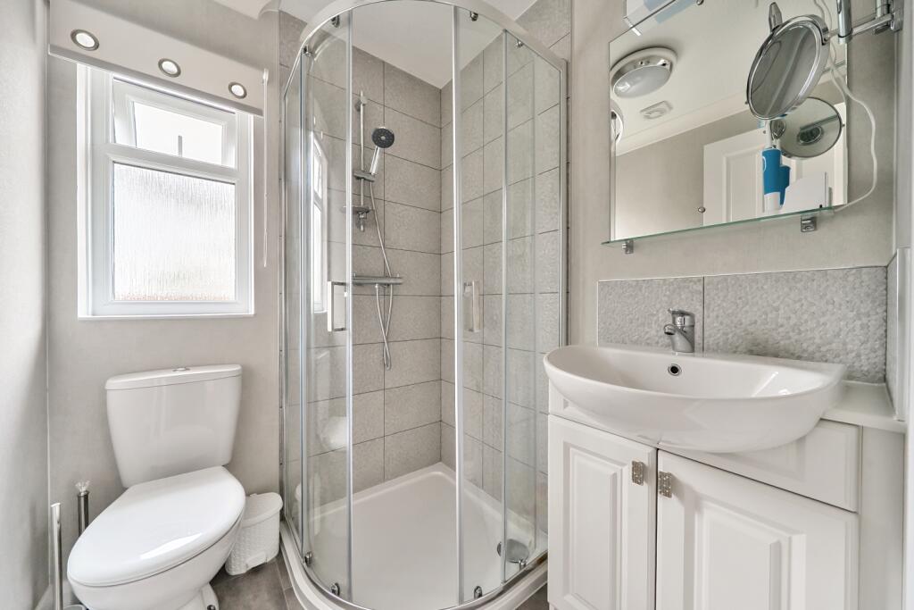 PONT PENTRE PARK ENSUITE