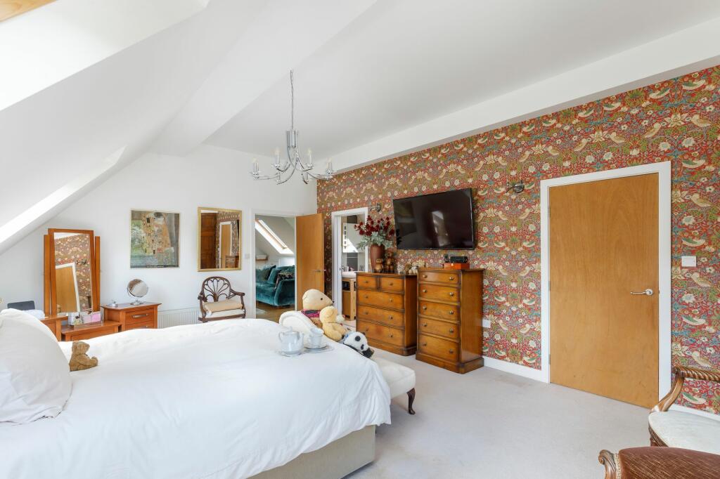 Bedroom 6 with dressing room &amp; en-suite
