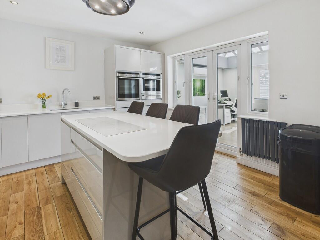 CAM04273G0-PR0110...