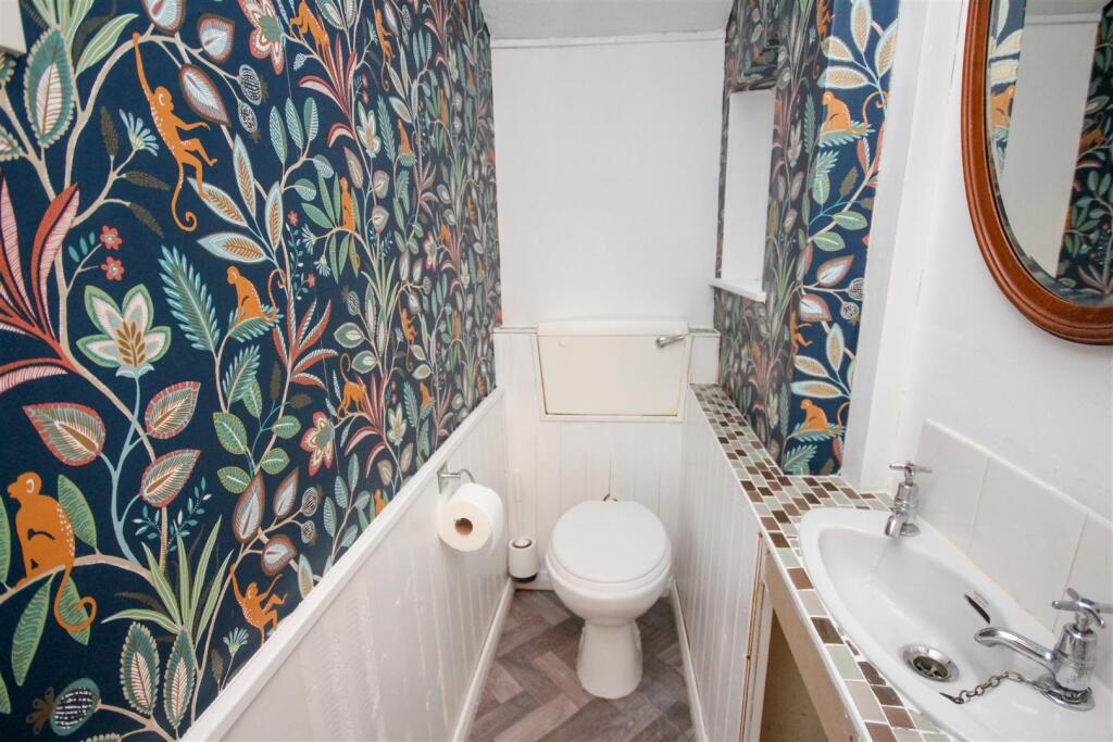 cloakroom.JPG