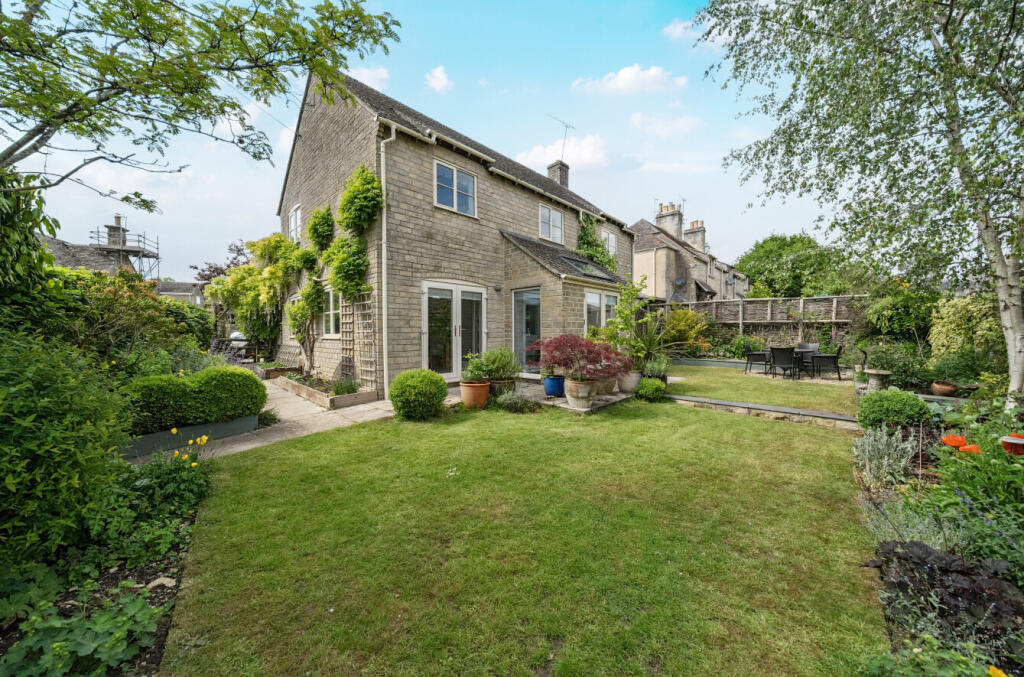 1297476-9-682f3d0...