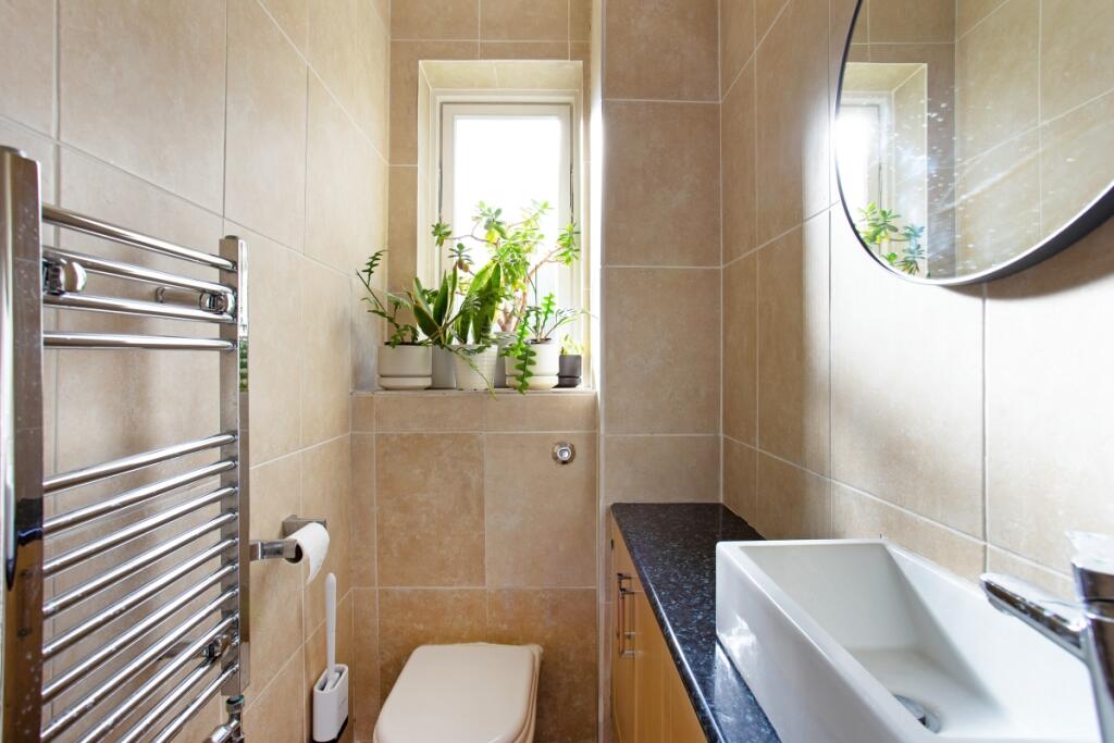 79277_33 Pond Mea...