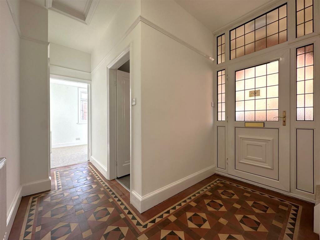 Inviting Entrance Hall 885