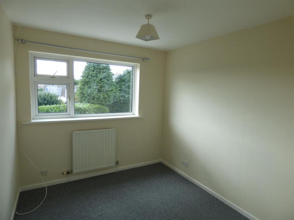 bedroom 2.JPG