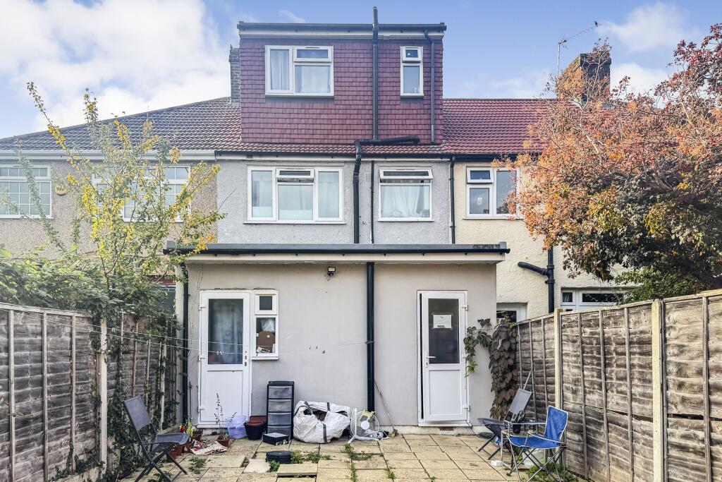 12 Sunningdale Avenue, Feltham, TW13 5JT