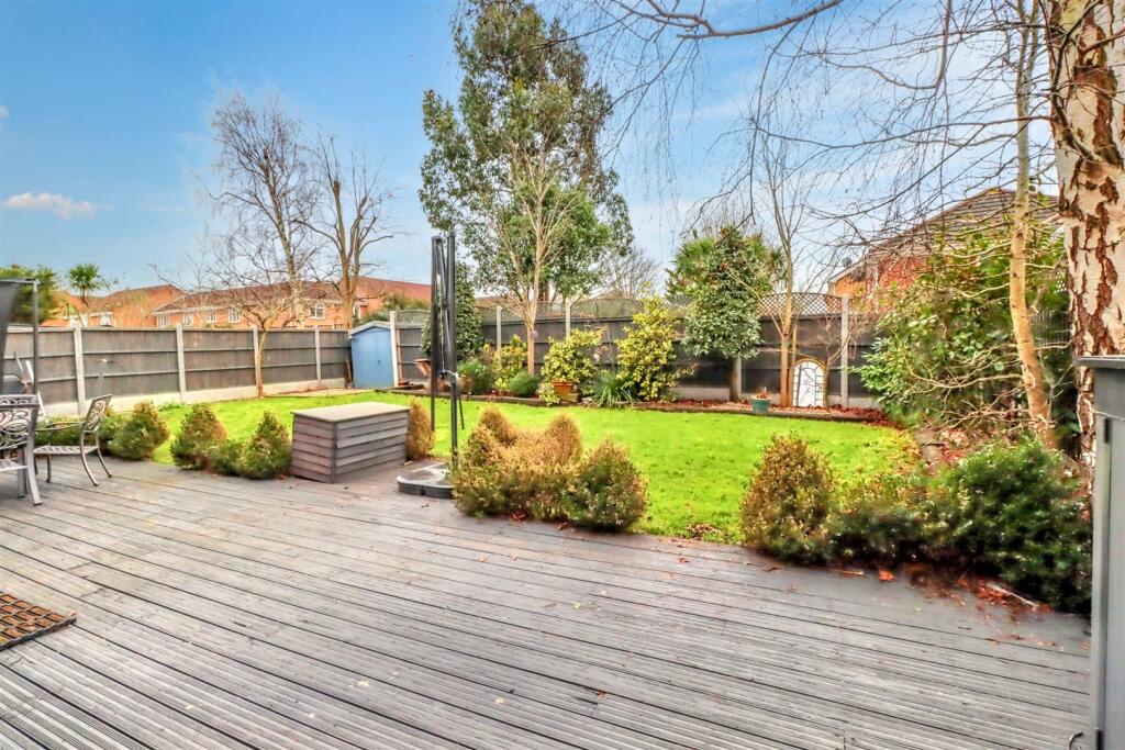 23 TWINSTEAD 2025 REAR GARDEN-2.jpg