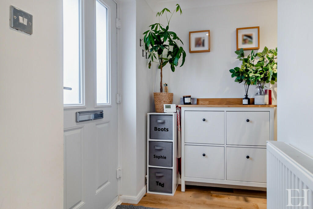 8628060-interior0...