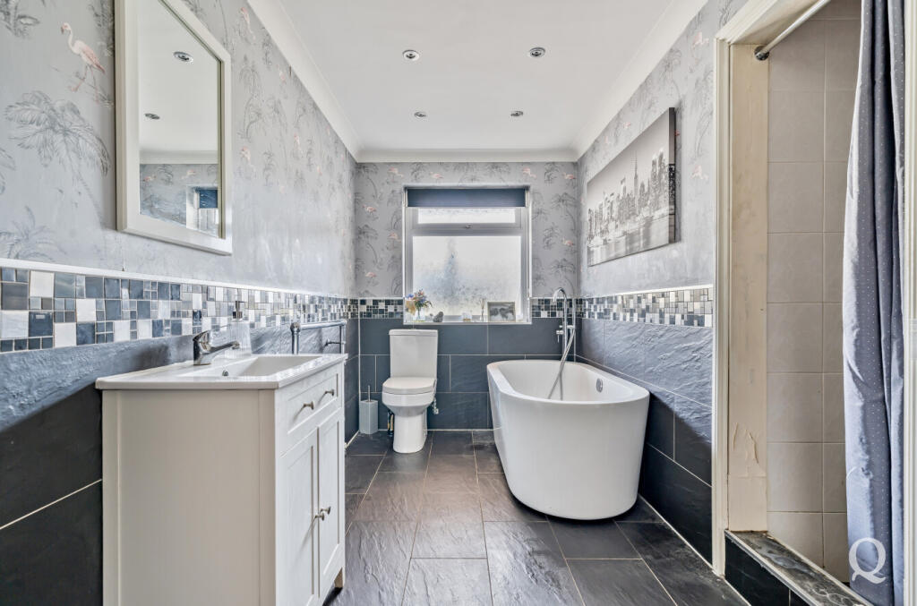 af305c03-e4fd-45b...