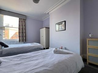 Bedroom 8.jpg