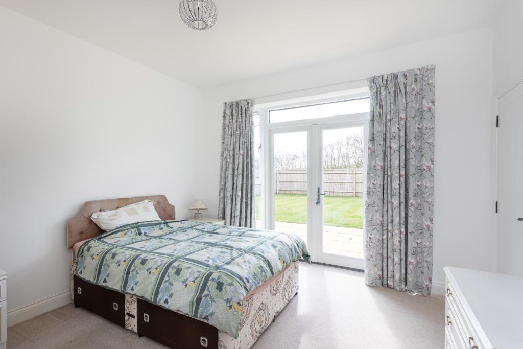 5 Wellington Crescent 002