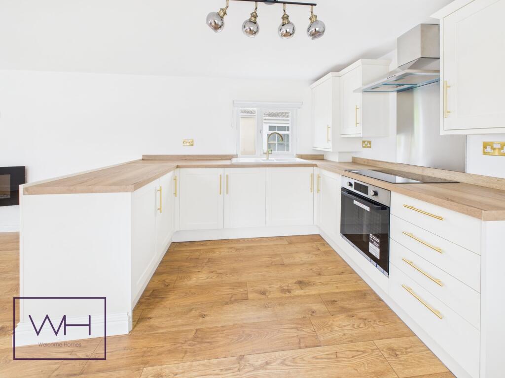 CAM03785G0-PR0296-ST