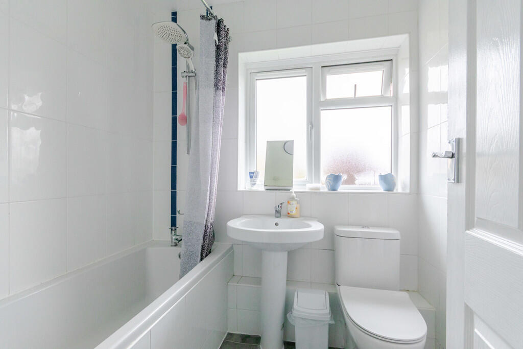 35 glebe court - ...