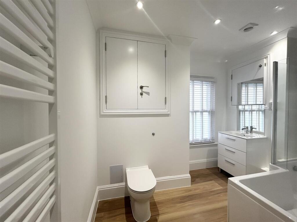 Bathroom.jpeg