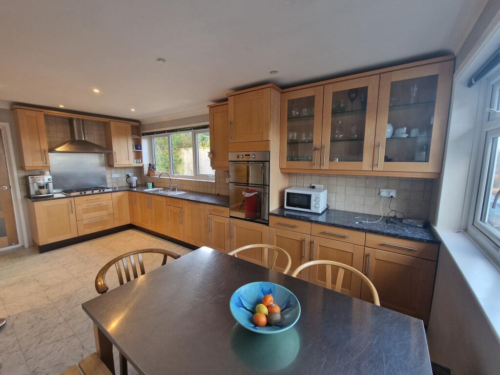 Kitchen-Breakfast-angle 4