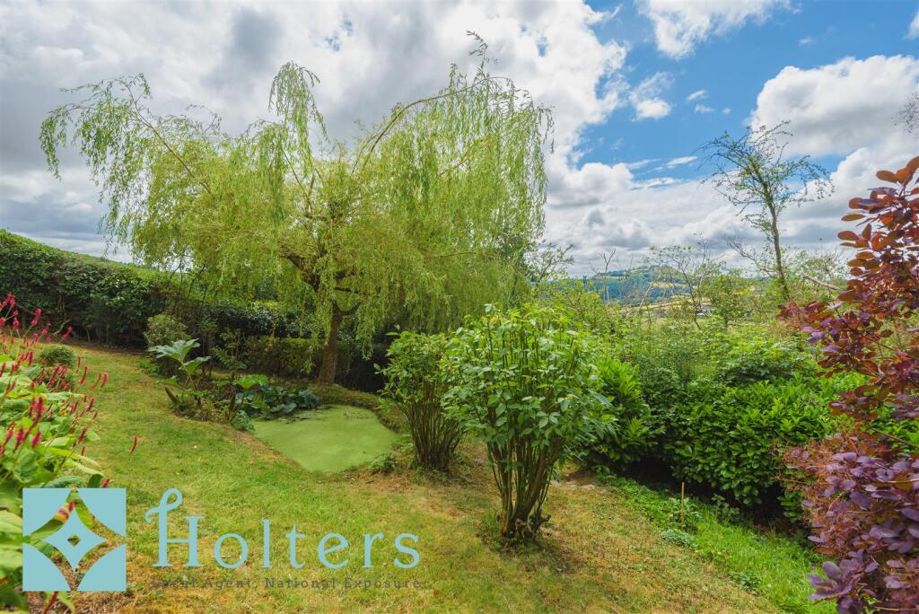 Charles's Cottage, Round Oak-37.jpg