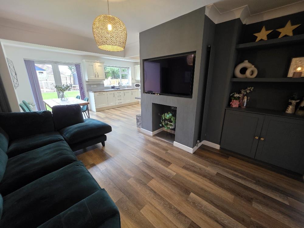 Family Room to Dining Kitchen