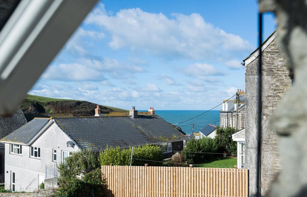 668bc506d7e01_DW-2020-11-04-Sea-Holly-Cottage-Por