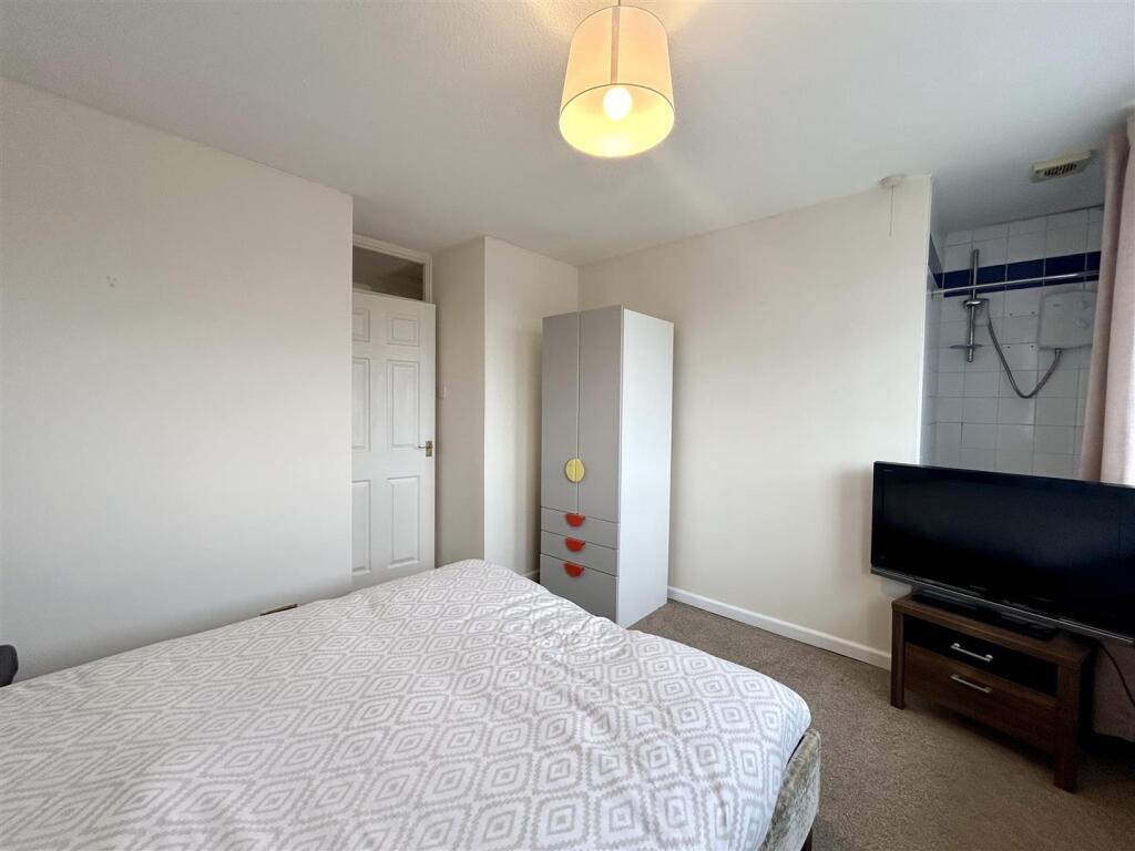 Bedroom 1.jpeg