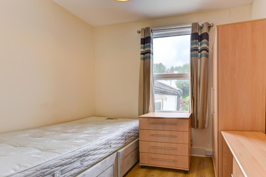 15 Stanley Road Bedroom 2