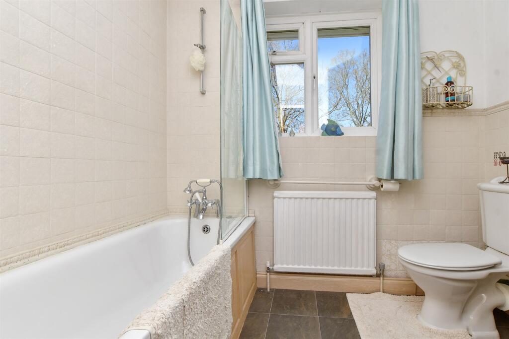 En-Suite Bathroom