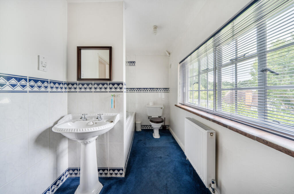 1327358-7-6878e86...