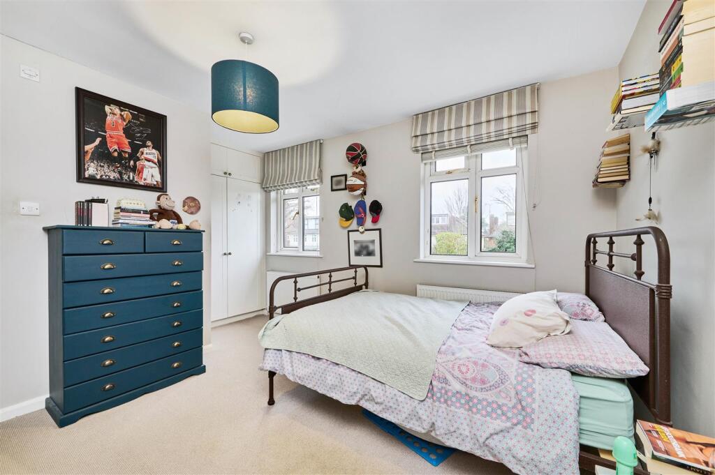 James_Anderson_-_Stonehill_Road_London__SW14_8RR_3