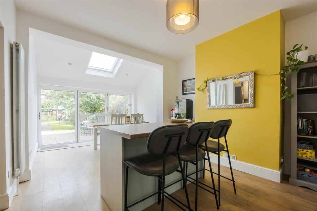 Kitchen dining room