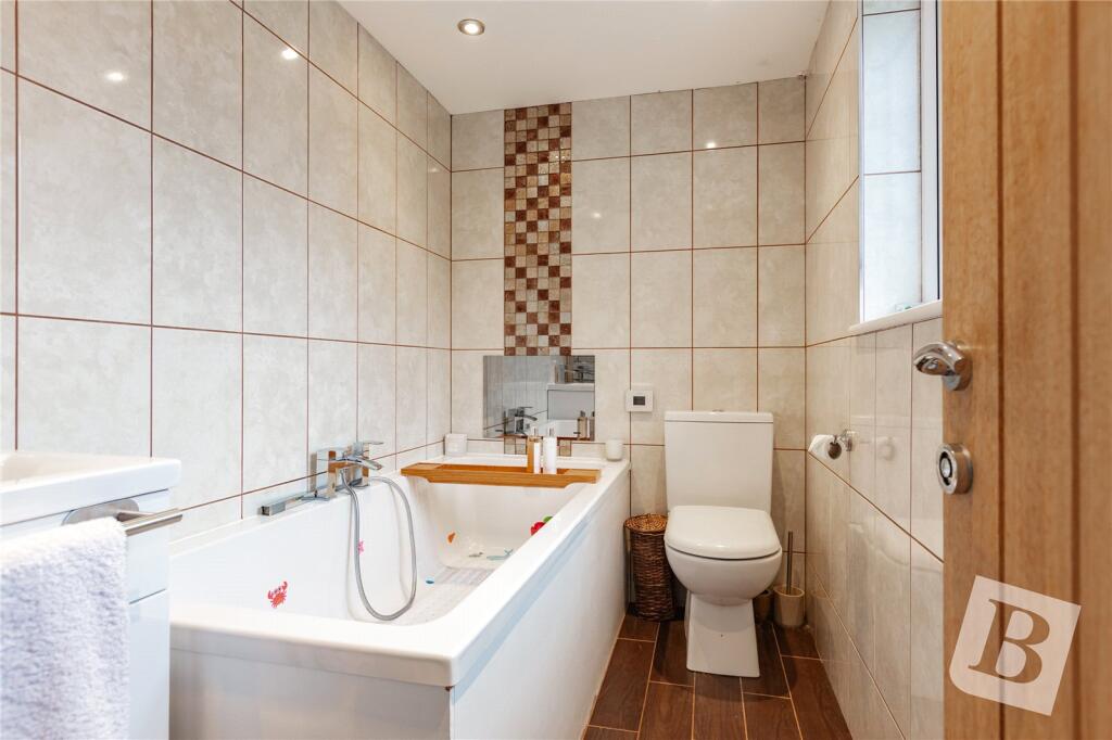En-Suite Bathroom