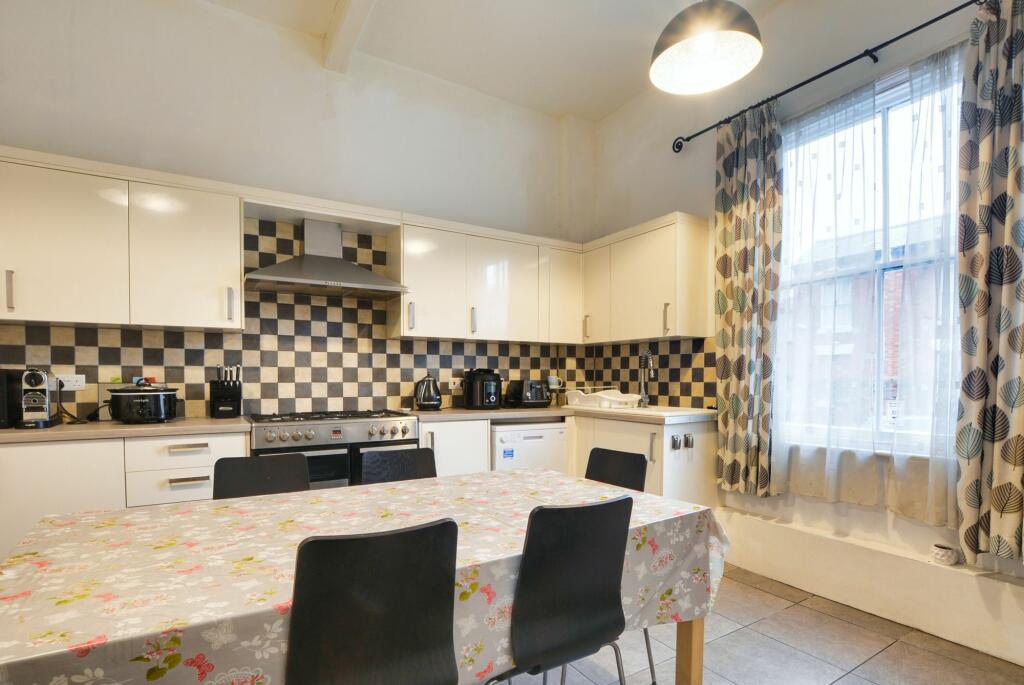 Fitted Dining Kitchen