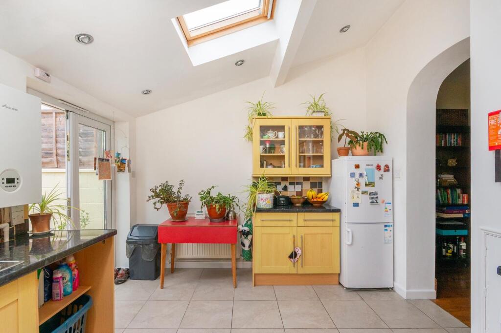 2P0RHD - Kitchen D.jpg